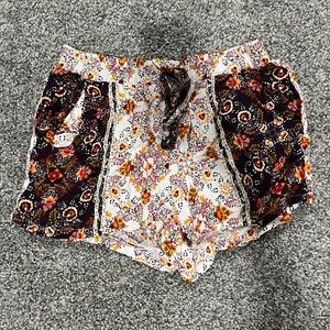 Comfy Casual Shorts. Women’s. Size M. Boho. White, Orange, and, Black.